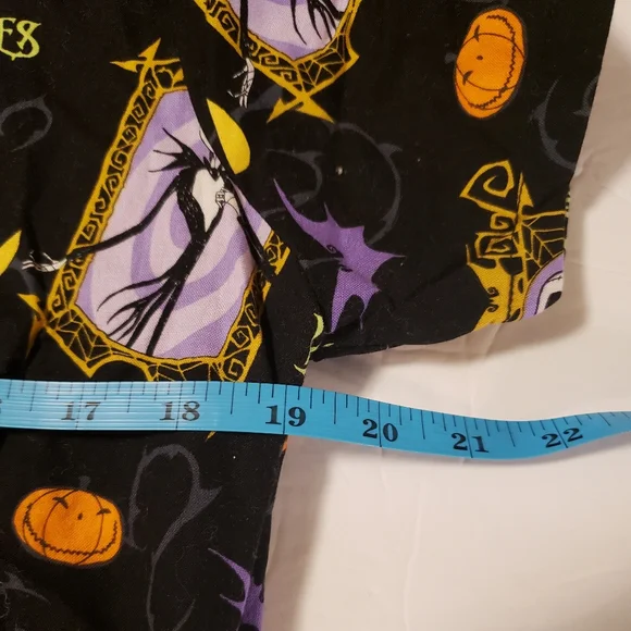 Lot Of 2 Halloween Womens Scrubs Size Small Nightmare Before Christmas & Ghosts - Picture 10 of 11